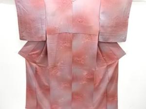 松皮菱に草花模様織り出し暈し色無地着物